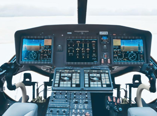 AW169直升机驾驶舱.png